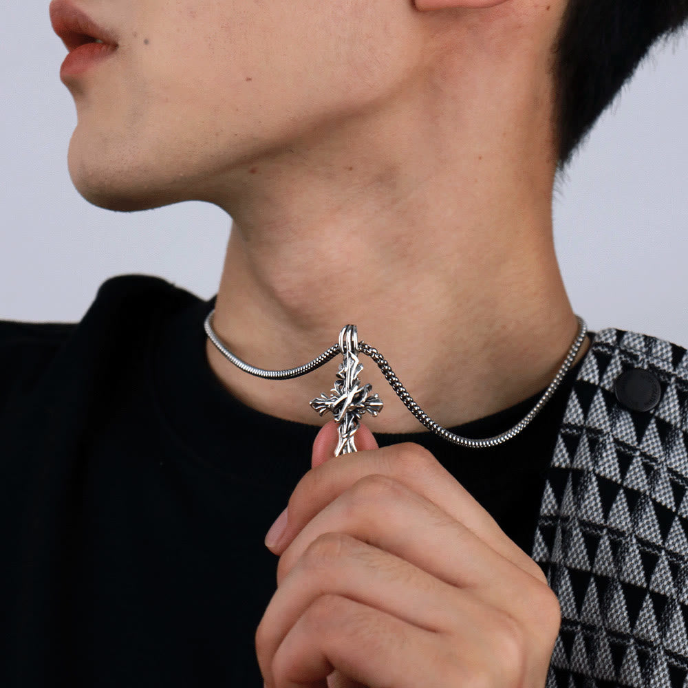 Collana con croce vintage e minimalista in argento sterling 925 Christianartworkshop : un simbolo senza tempo di devozione spirituale - image 1