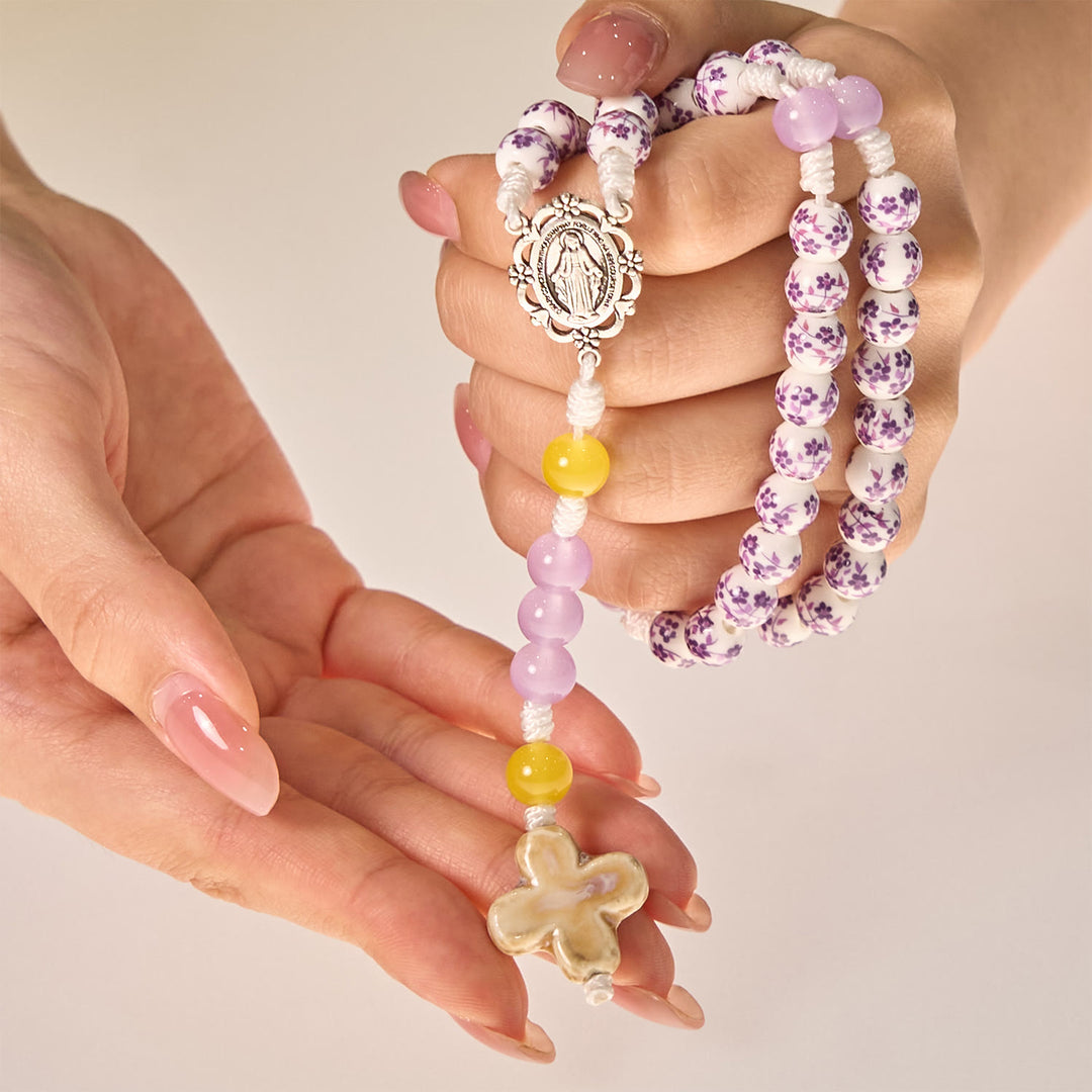 Christianartworkshop Medaglia miracolosa e croce di perle di ceramica a forma di fiore da 8 mm Rosario fatto a mano per la preghiera sacra - image 5