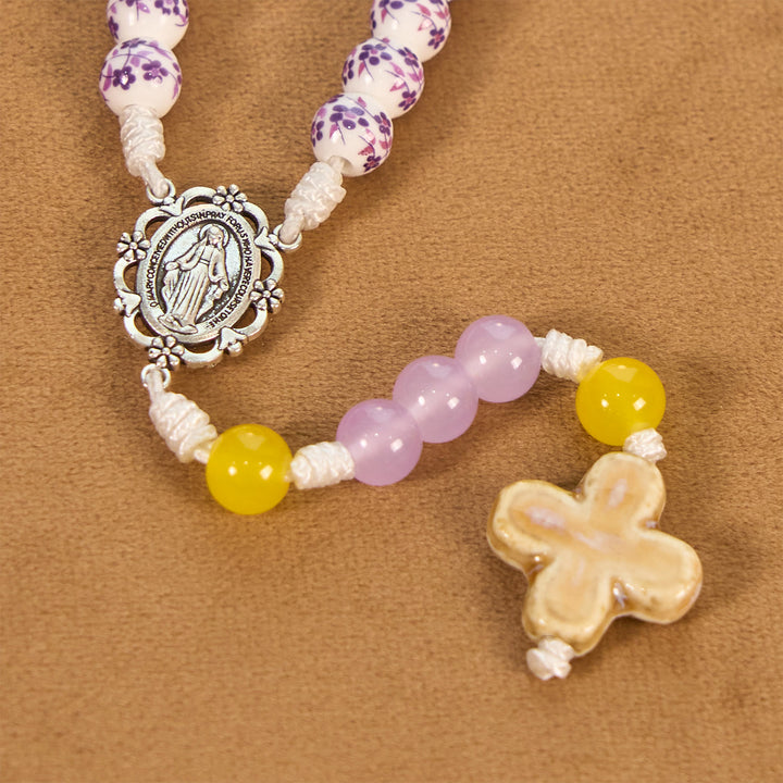 Christianartworkshop Medaglia miracolosa e croce di perle di ceramica a forma di fiore da 8 mm Rosario fatto a mano per la preghiera sacra - image 6