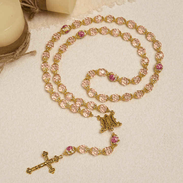 Christianartworkshop Rosario con perline di cristallo rosa e catena in lega dorata, crocifisso e preghiera della Vergine Maria - image 3