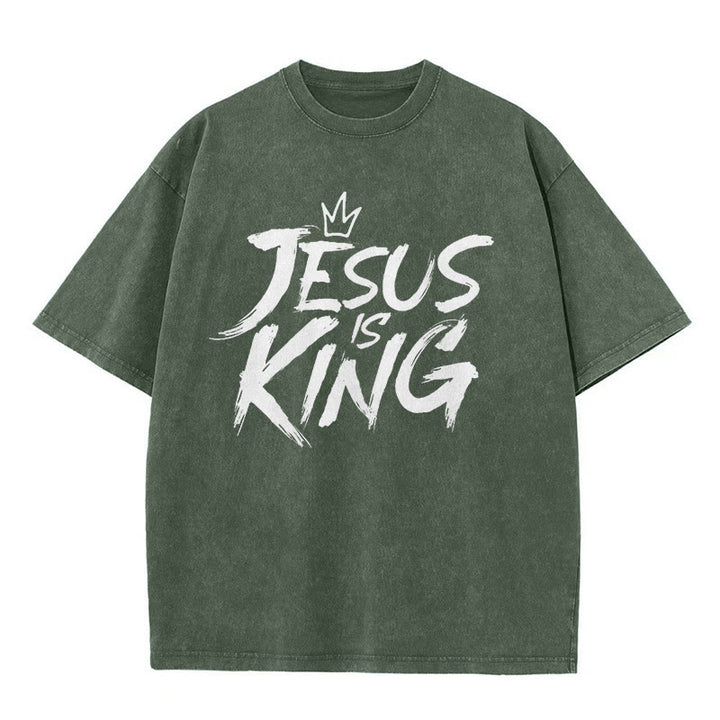 Christianartworkshop Maglietta unisex lavata Jesus Is King - Verde militare - 5XL - image 6