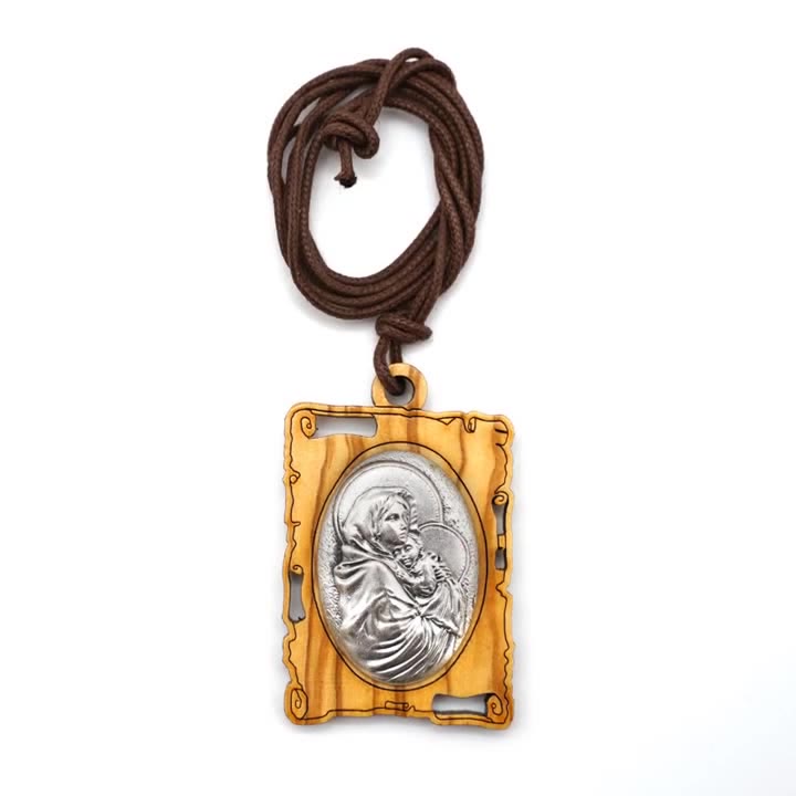 Collana con ciondolo della Vergine Maria in legno d'ulivo e metallo Christianartworkshop : un ricordo devozionale senza tempo - image 2