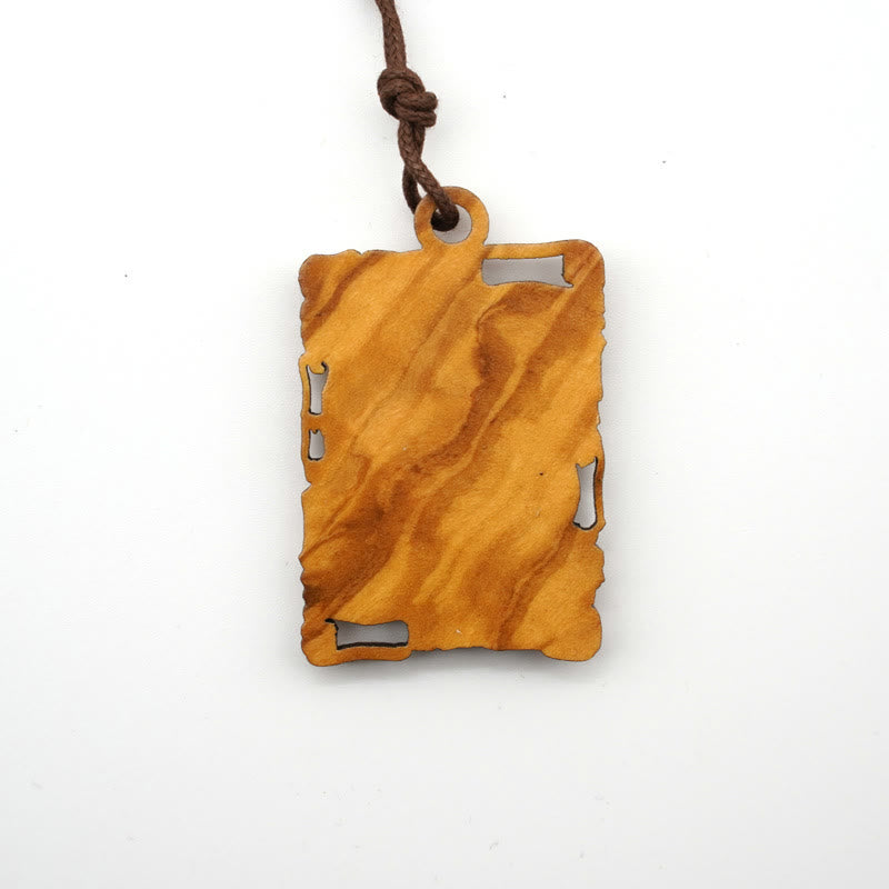 Christianartworkshop Collana con ciondolo della Vergine Maria in legno d'ulivo e metallo: un ricordo devozionale senza tempo - image 4