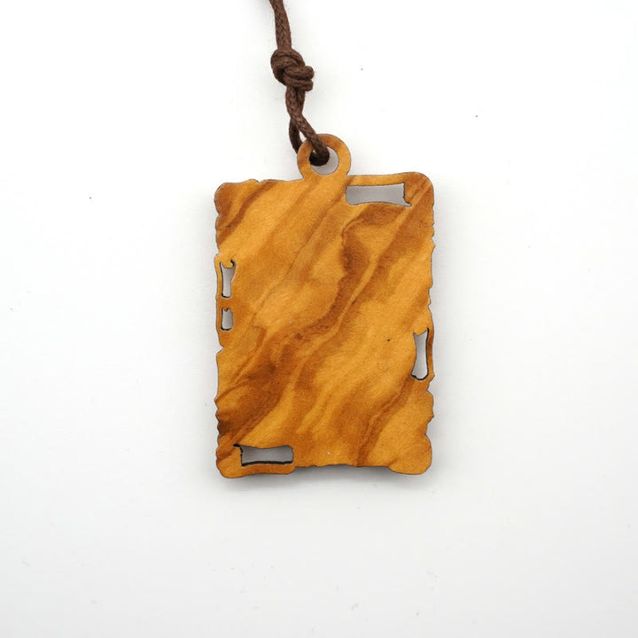 Christianartworkshop Collana con ciondolo della Vergine Maria in legno d'ulivo e metallo: un ricordo devozionale senza tempo - image 4