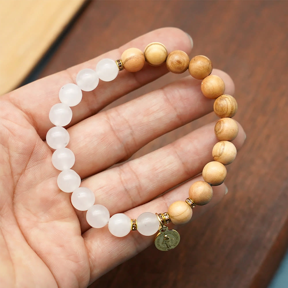 Braccialetti con perle di agata rossa e calcedonio bianco con ciondolo della Madonna Christianartworkshop : un segno di devozione - image 7