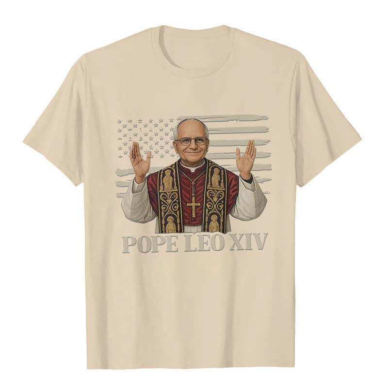Christianartworkshop Papa Leone XIV con stile patriottico T-shirt unisex - Beige - 2XL - image 5