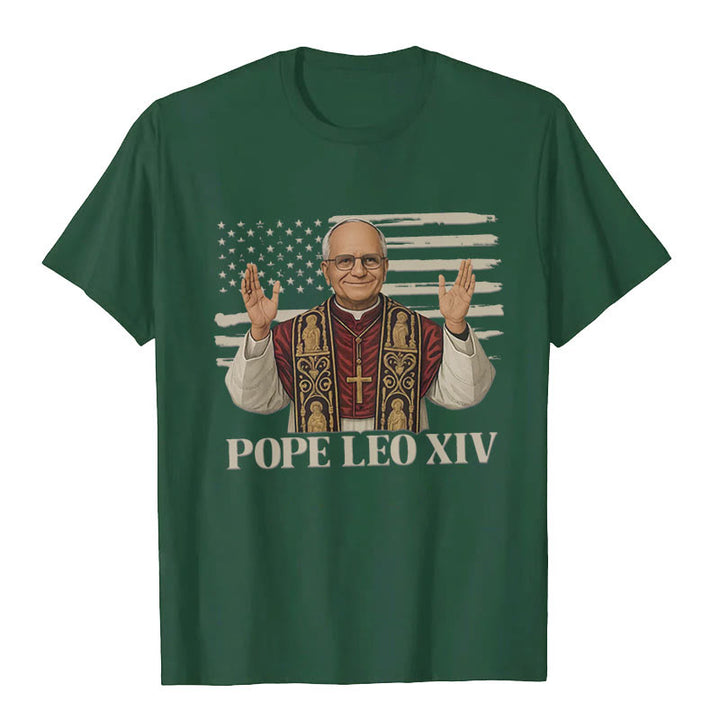 Christianartworkshop Papa Leone XIV con stile patriottico T-shirt unisex - Verde scuro - 2XL - image 3