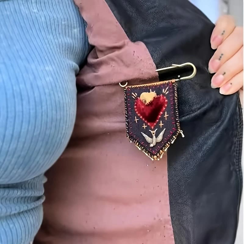 Spilla tascabile con protezione della speranza ricamata a mano Christianartworkshop - image 3