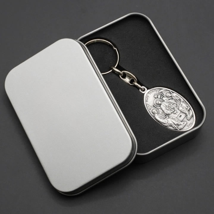 Christianartworkshop Elegante portachiavi in ​​lega ossidata della Santissima Trinità e Madre del Buon Consiglio: un simbolo dell'amore divino - image 4