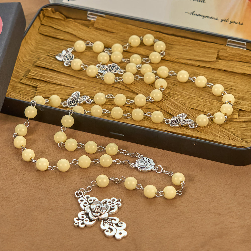 Rosario con perline in stile vintage color giallo fiore e croce di rose Christianartworkshop : un ricordo di fede senza tempo - image 1