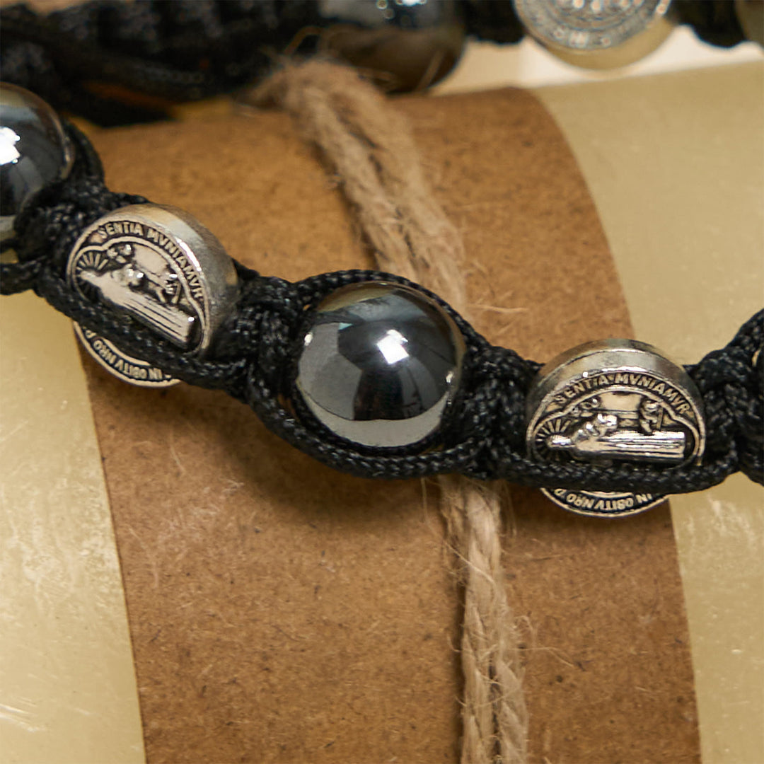 Bracciale di perline di ematite con croce e San Benedetto Christianartworkshop : solenne promemoria delle radici spirituali - image 5