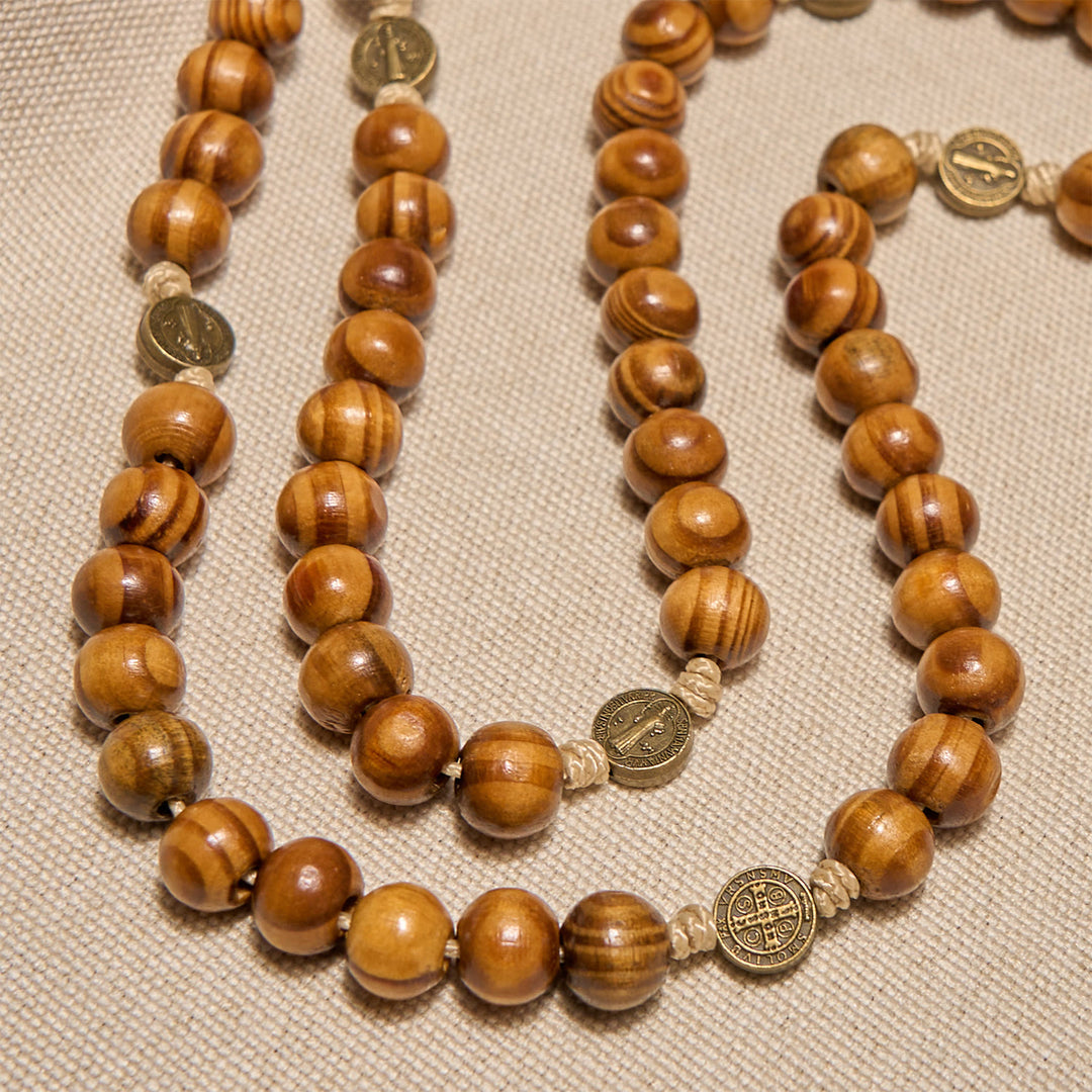 Rosario in legno d'ulivo da 15/20 decadi Christianartworkshop con San Benedetto, crocifisso e catena da vita: devozione divina a doppio uso - image 5