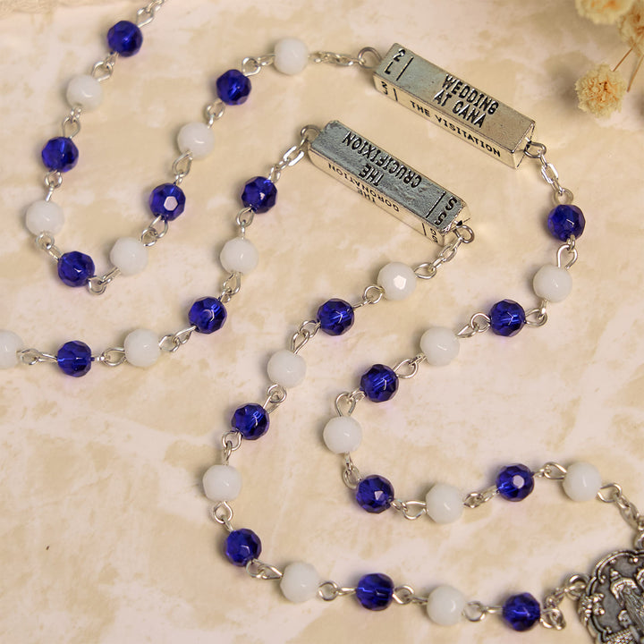 Christianartworkshop Crocifisso di Gesù Rosario con perline di vetro blu e bianco - image 5