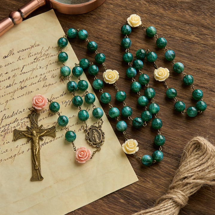 Christianartworkshop Rosario con perline verdi lucide e rosario con medaglia in bronzo della Vergine Maria e crocifisso - Perline di fiori - image 0