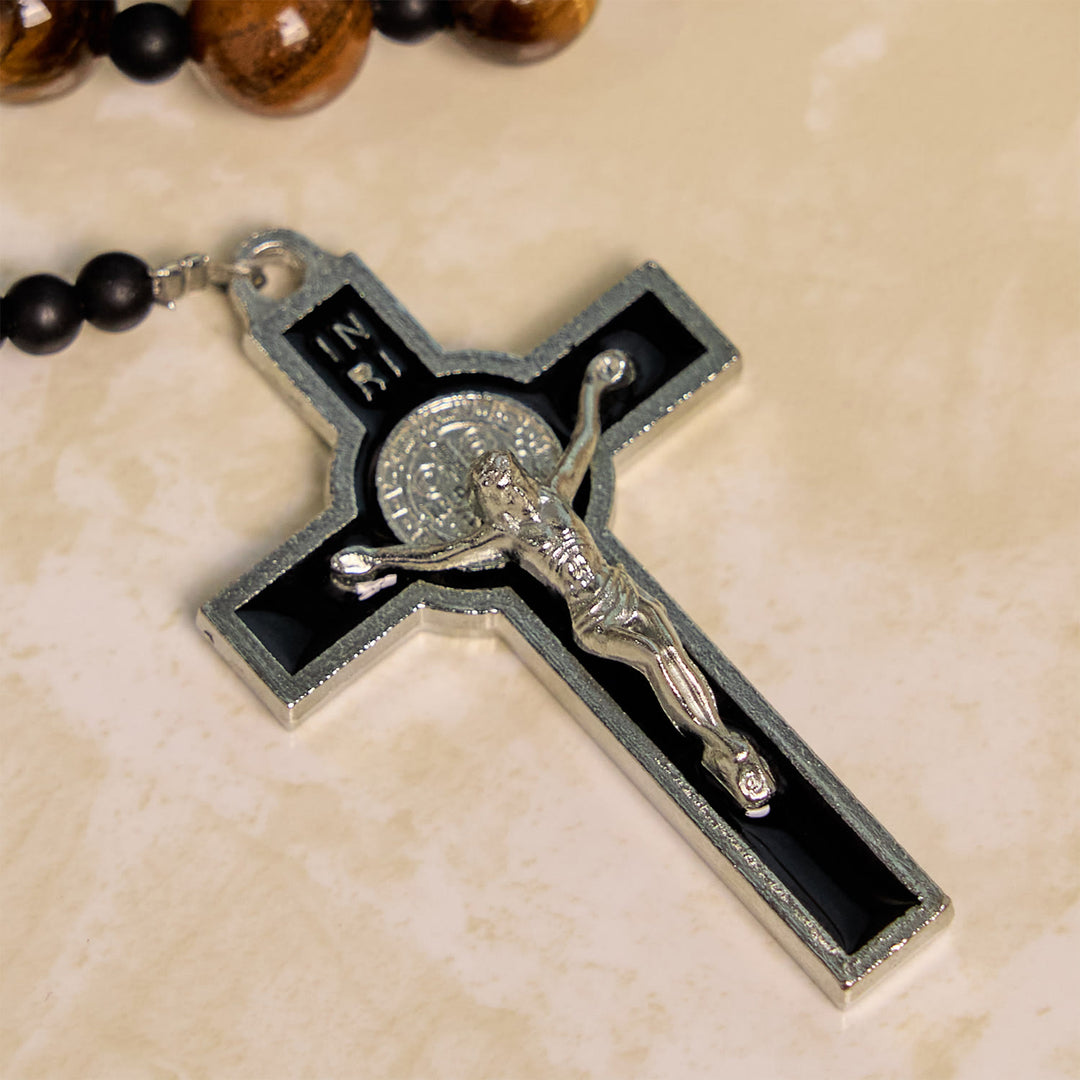 Rosario con perline in pietra occhio di tigre da 10 mm Christianartworkshop e crocifisso in smalto nero: abbraccia la sacralità terrena - image 6