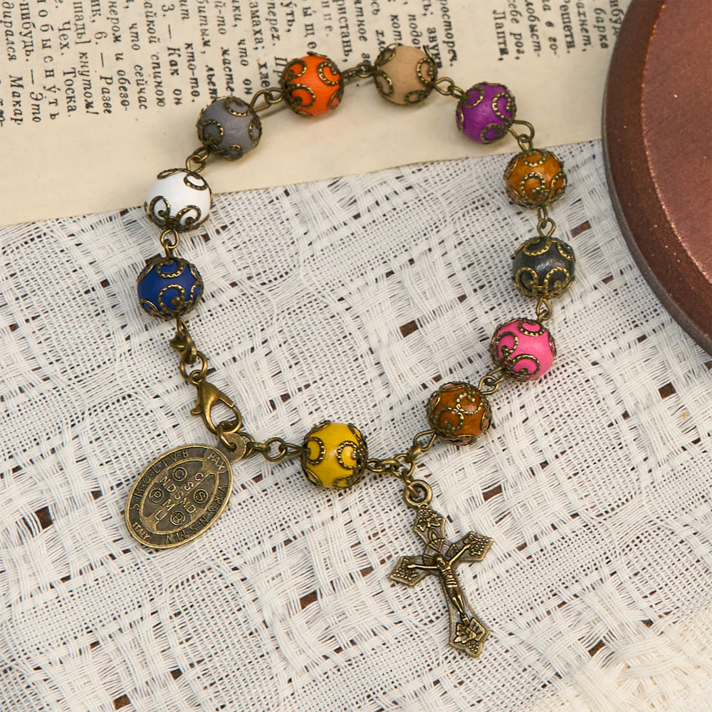 Braccialetto di perline colorate con motivo in stile vintage Christianartworkshop con San Benedetto in bronzo e crocifisso: fiducia nella continuità divina - image 1