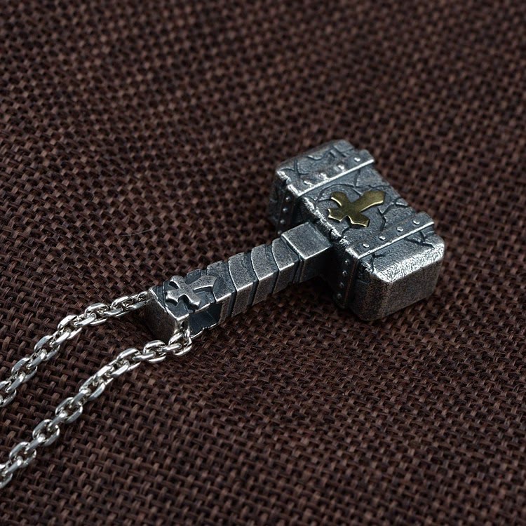 Collana con croce a martello in argento 925 Christianartworkshop : simbolo di fede robusto con bordo retrò - image 4