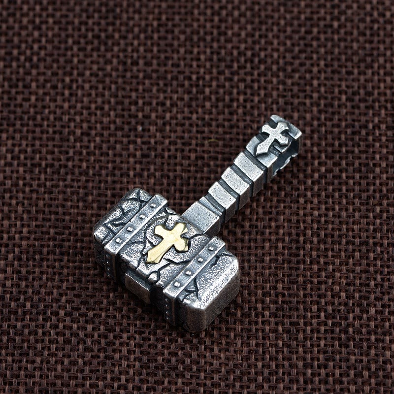 Collana con croce a martello in argento 925 Christianartworkshop : simbolo di fede robusto con bordo retrò - image 2
