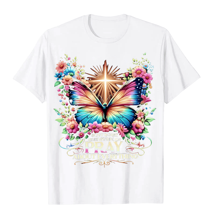 Christianartworkshop Maglietta unisex con farfalla e croce ispirate alla fede "Prega per tutto" - Bianco - 2XL - image 2