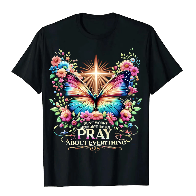 Christianartworkshop Maglietta unisex con farfalla e croce ispirate alla fede "Prega per tutto" - Nero - 2XL - image 1