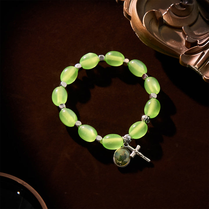 Christianartworkshop Ciondolo con San Giuda e Crocifisso, perline verdi trasparenti, bracciale rosa - image 3