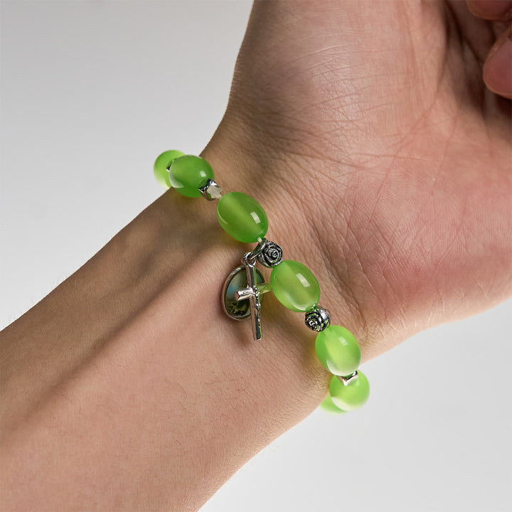 Christianartworkshop Ciondolo con San Giuda e Crocifisso, perline verdi trasparenti, bracciale rosa - image 4