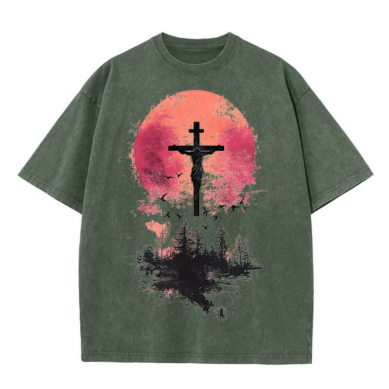 Christianartworkshop Divino Crocifisso su Paesaggio Naturale T-shirt unisex lavata - Verde militare - 5XL - image 4