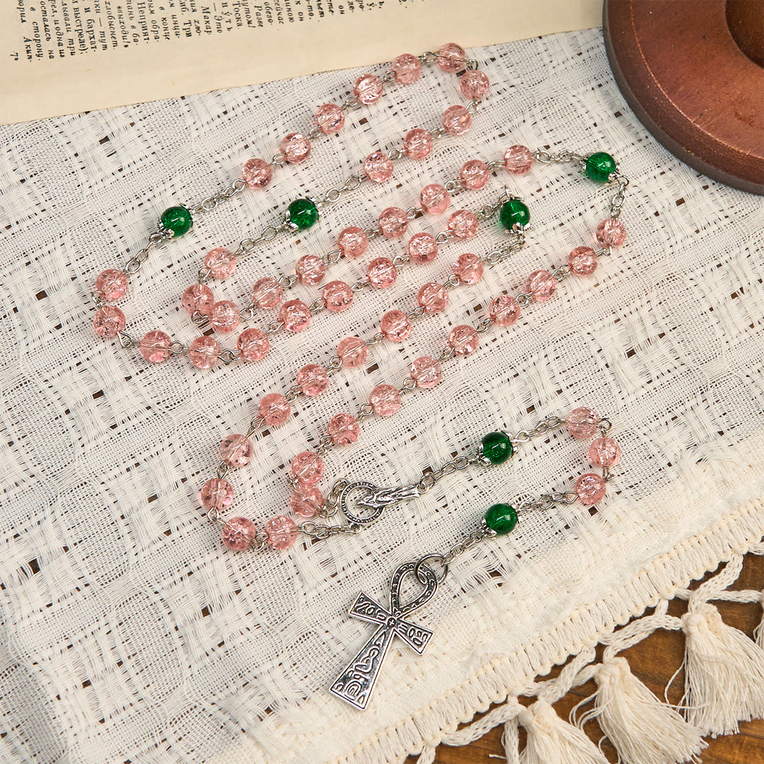 Rosario in lega con perline di vetro rosa scintillanti trasparenti di Christianartworkshop con la Madonna e la croce Ankh - image 2