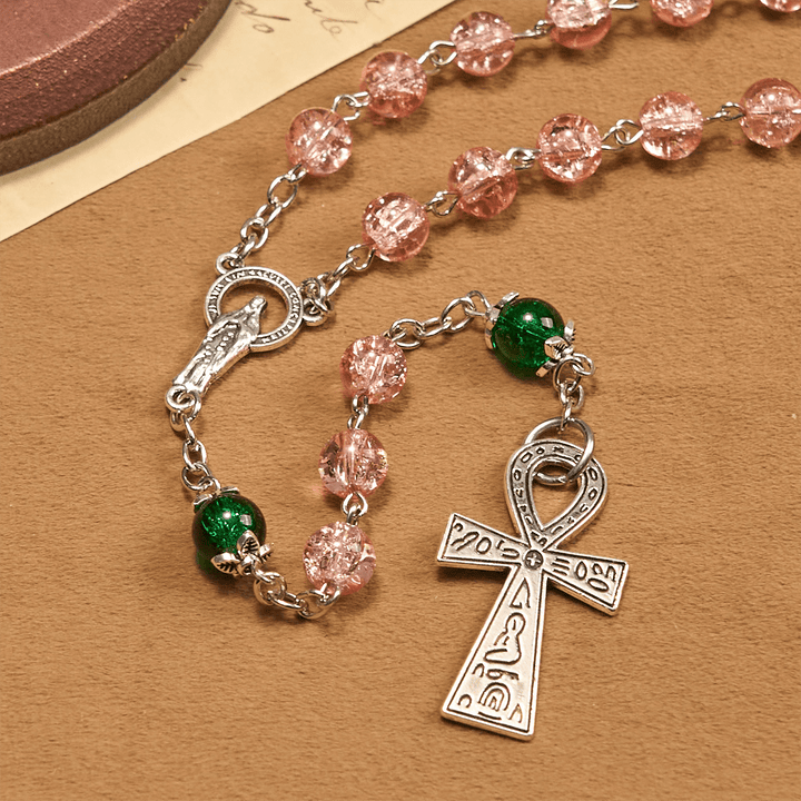 Rosario in lega con perline di vetro rosa scintillanti trasparenti di Christianartworkshop con la Madonna e la croce Ankh - image 6