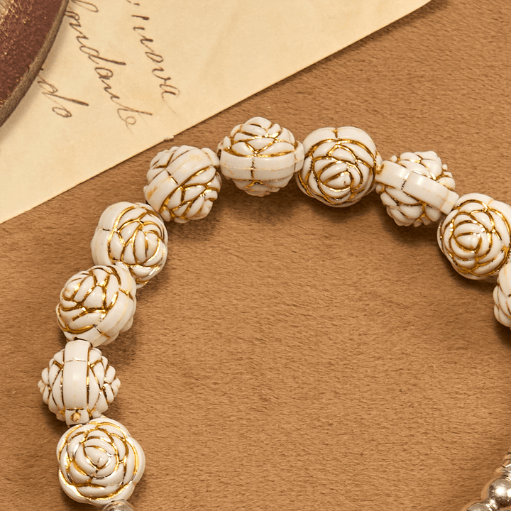 Bracciale rosario con perline di rosa bianca da 10 mm scolpite artisticamente Christianartworkshop con crocifisso - image 6