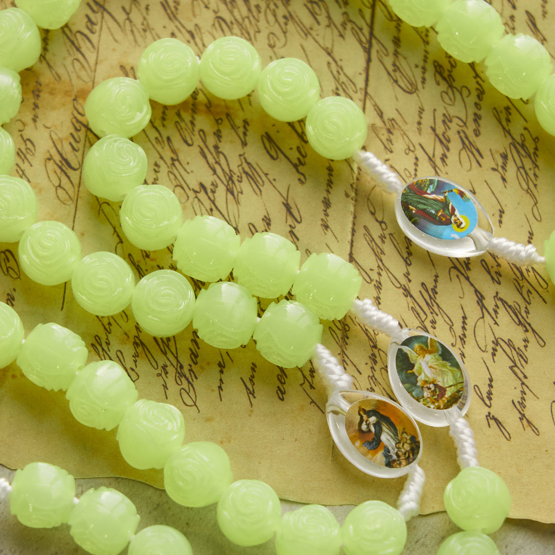 Christianartworkshop FEDE IN PREGHIERA: Rosario con grani verdi fosforescenti con carta regalo - image 5