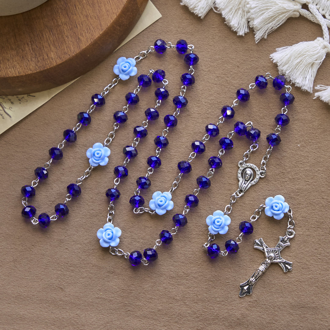Christianartworkshop Perline floreali a forma di rosa e rosario poliedrico multicolore da 8 mm con ciondolo della Vergine Maria e crocifisso - Blu - image 0