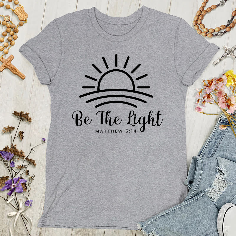 Christianartworkshop Be the Light Sunrise - Maglietta da donna - Grigio - 4XL - image 5