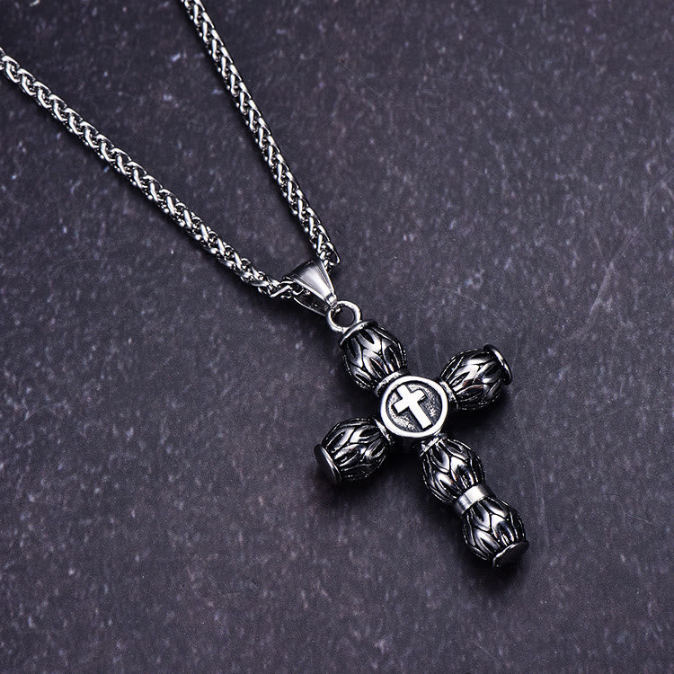 Collana con croce cilindrica spessa e motivo a fiamma Christianartworkshop con emblema centrale in rilievo - image 2