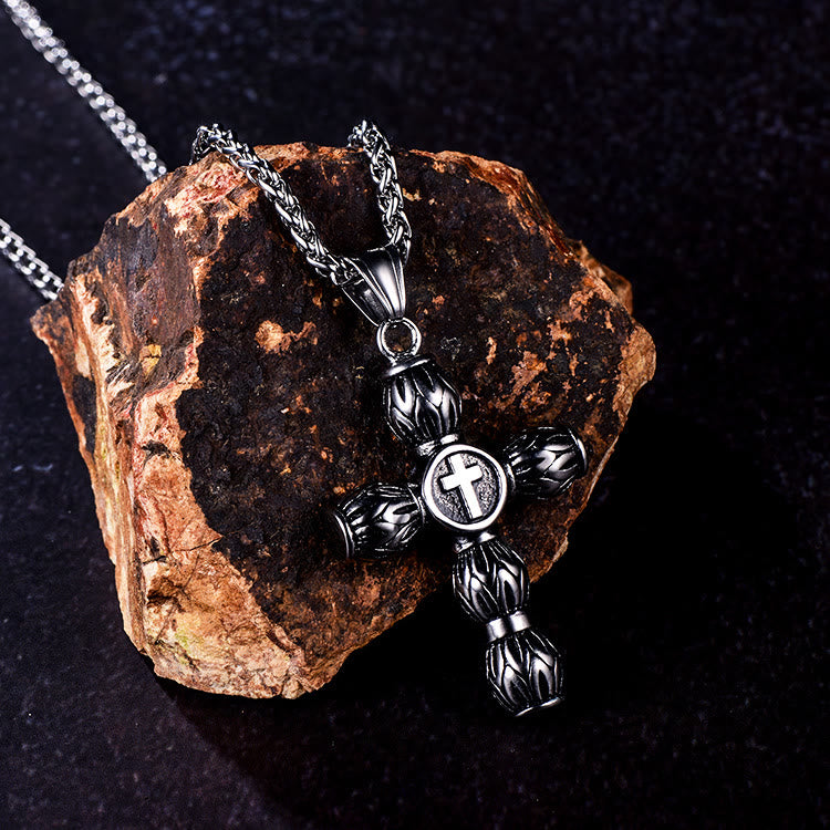 Collana con croce cilindrica spessa e motivo a fiamma Christianartworkshop con emblema centrale in rilievo - image 1