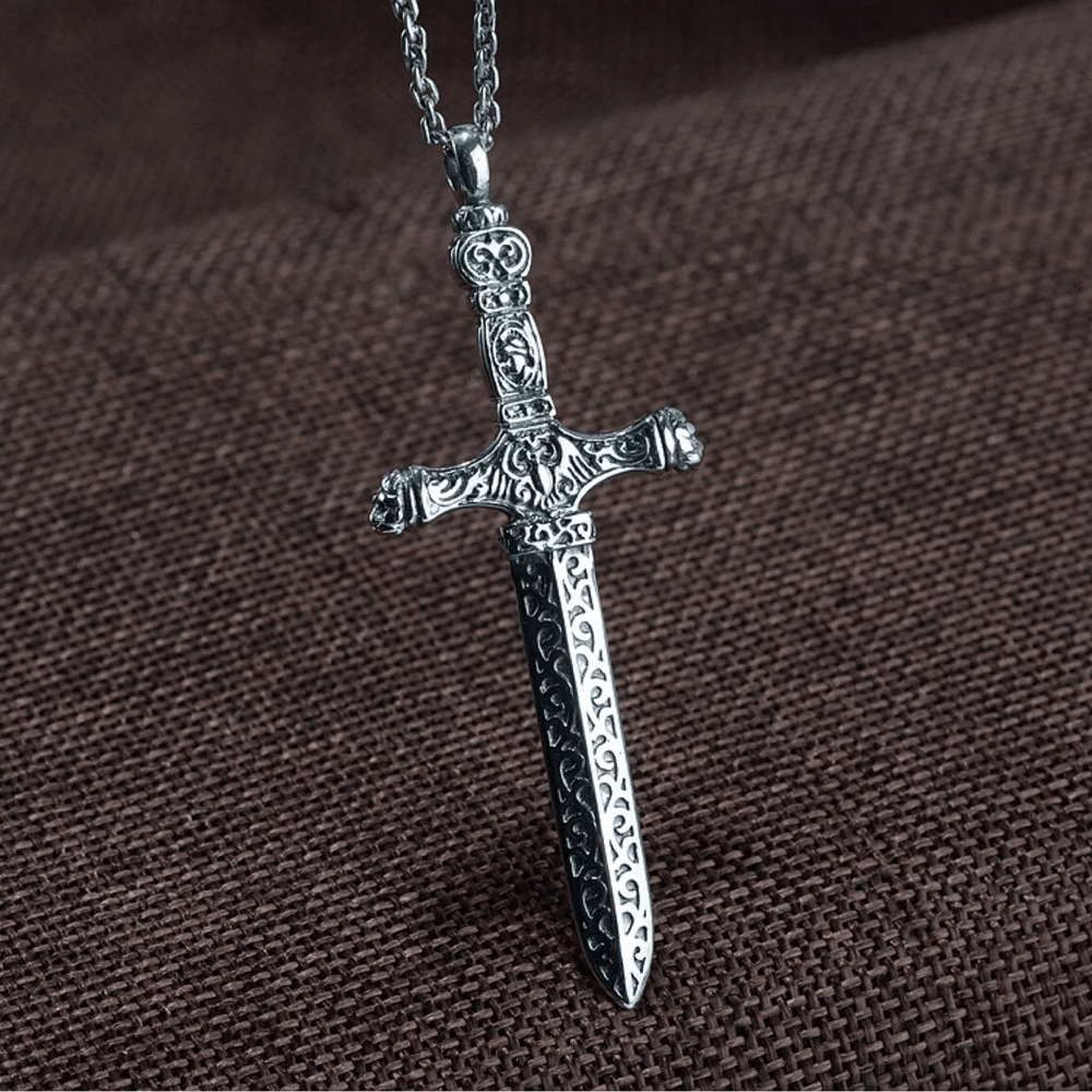 Collana sacra vintage in argento sterling con spada e croce Christianartworkshop e incisioni medievali - image 1