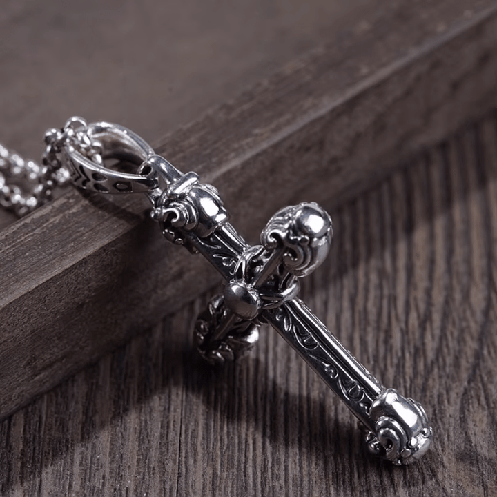 Collana con croce e spada decorata in argento sterling massiccio e spesso Christianartworkshop con volute gotiche - image 3