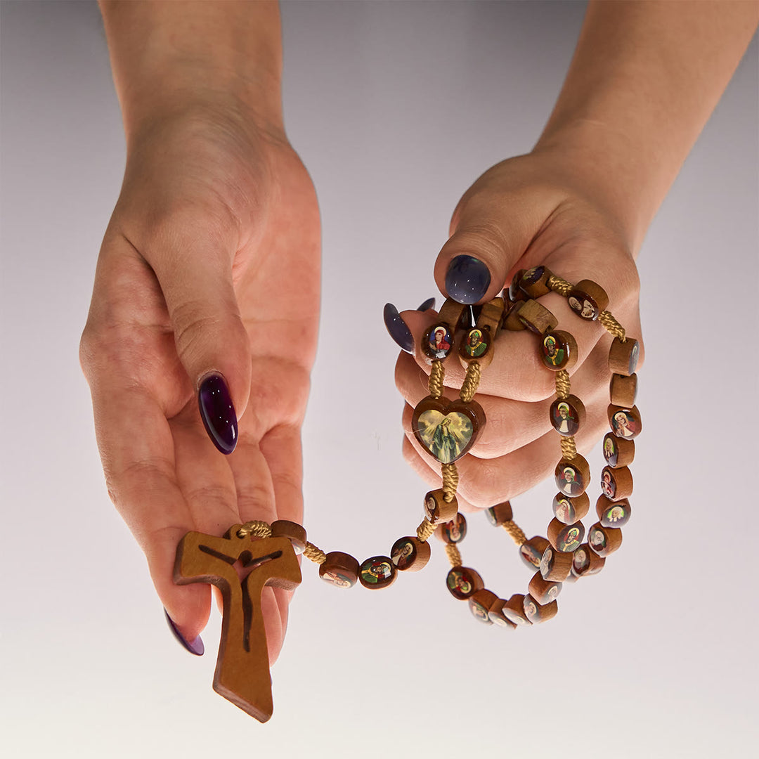 Christianartworkshop Rosario con perline in legno della medaglia del Santo e croce francescana Tau: un cimelio senza tempo - image 7