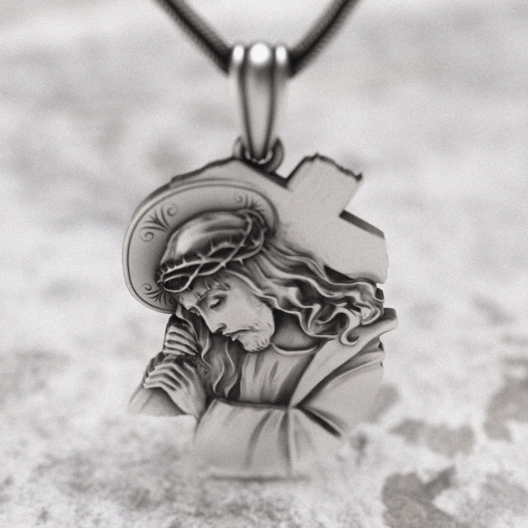 Christianartworkshop Collana con ciondolo a croce con Gesù classico e corona di spine: l'anima incontra la benedizione - image 4
