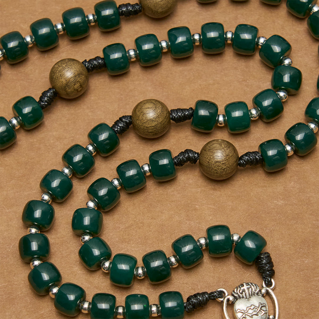 Rosario con perline cubiche verdi opache Christianartworkshop con Sacro Cuore di Gesù e Croce Celtica - image 7