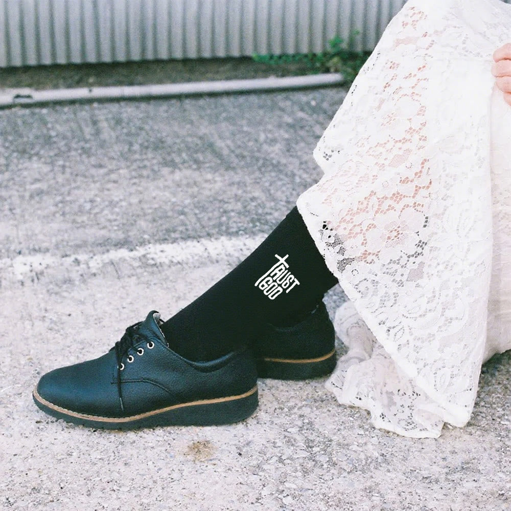 Calzini Christianartworkshop con motivo a croce "Trust God Faith Crew": cammina coraggiosamente con Cristo - image 3