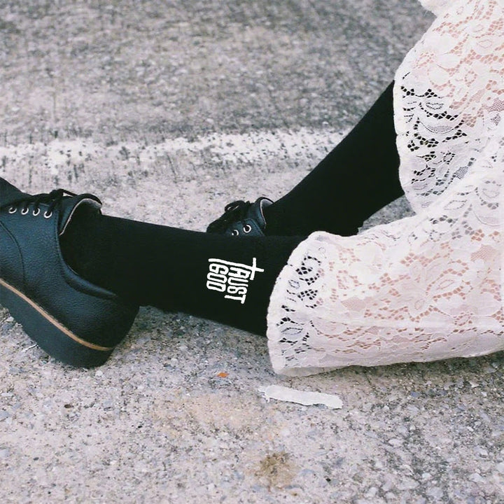 Calzini Christianartworkshop con motivo a croce "Trust God Faith Crew": cammina coraggiosamente con Cristo - Nero - Donne (EU 36-39/US 8.5-9) - image 2