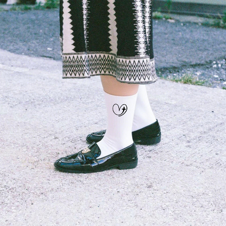 Calzini con cuore e croce ispirati alla fede Christianartworkshop : un dolce promemoria dell'amore di Dio - Bianco - Donne (EU 36-39/US 8.5-9) - image 0