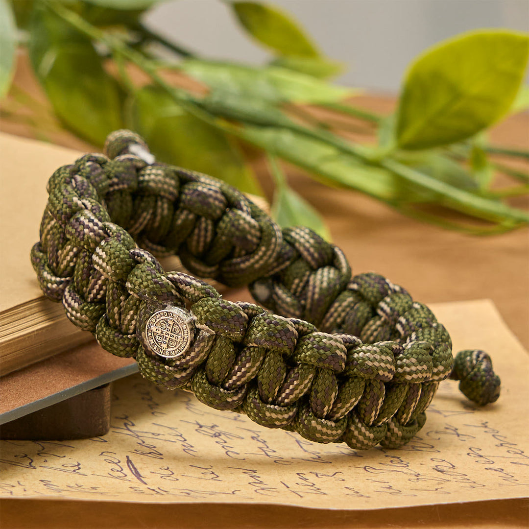 Braccialetto di San Benedetto in paracord resistente, realizzato a mano, in stile vintage, Christianartworkshop - Paracord - image 0