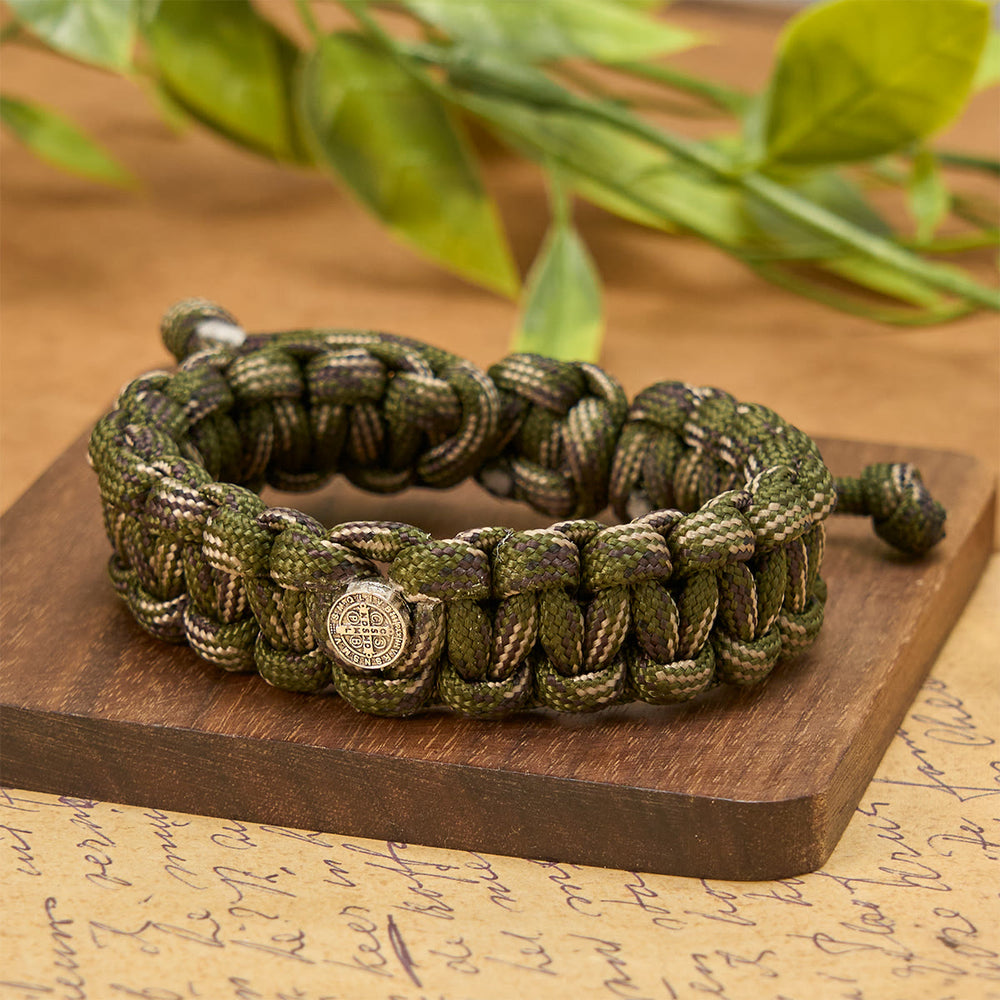 Braccialetto di San Benedetto in paracord resistente, realizzato a mano, in stile vintage, Christianartworkshop - image 1