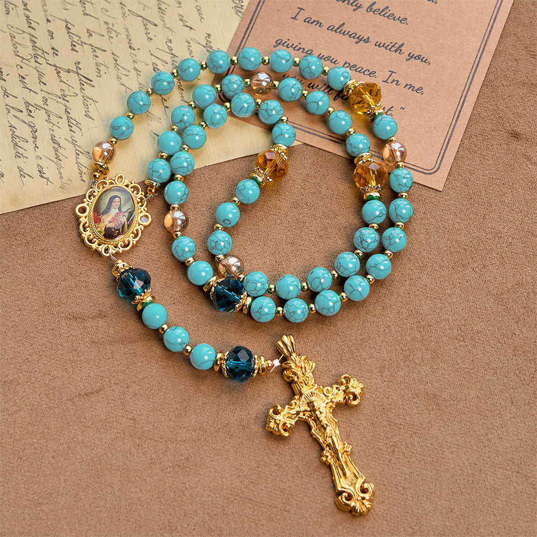 Rosario artigianale in turchese e lega d'oro con crocifisso e medaglia di Santa Teresa, realizzato Christianartworkshop : un legame spirituale di grazia. - image 2