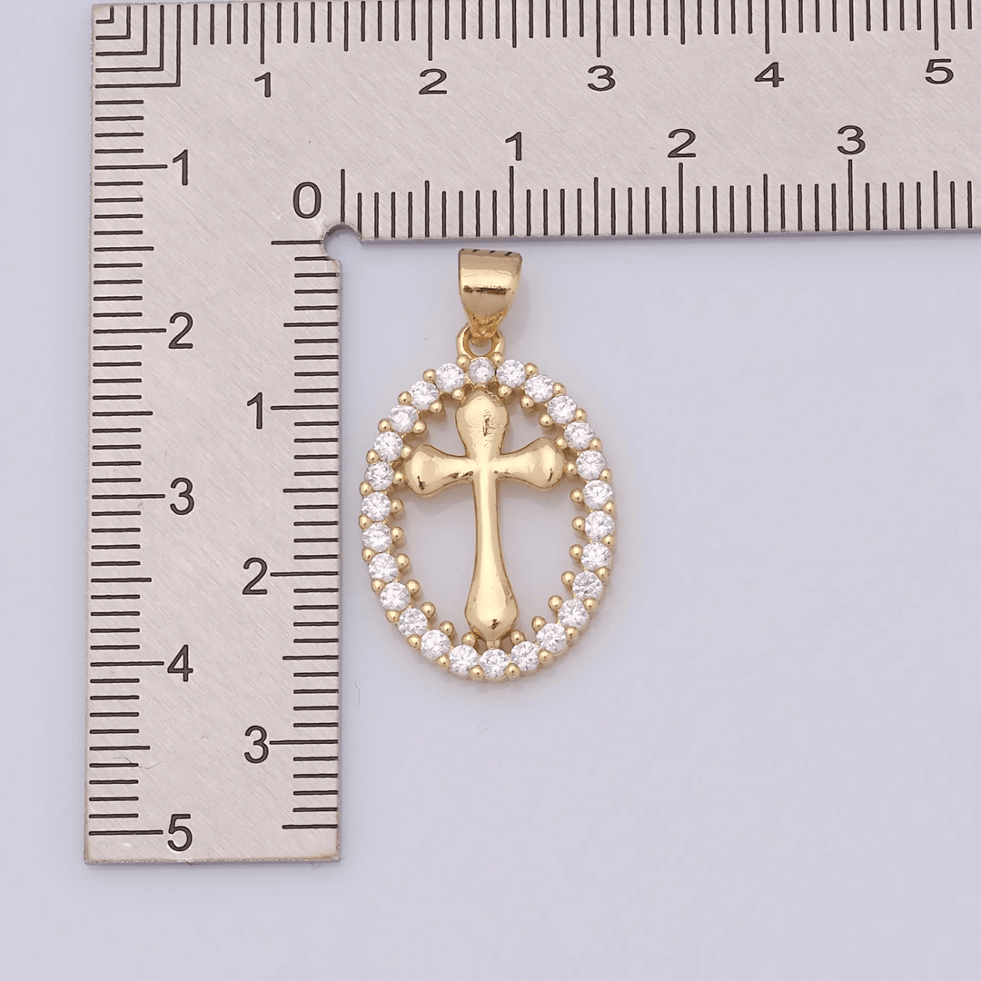 Christianartworkshop Elegante collana con croce ovale e alone di cristallo: un prezioso dono di fede - image 6