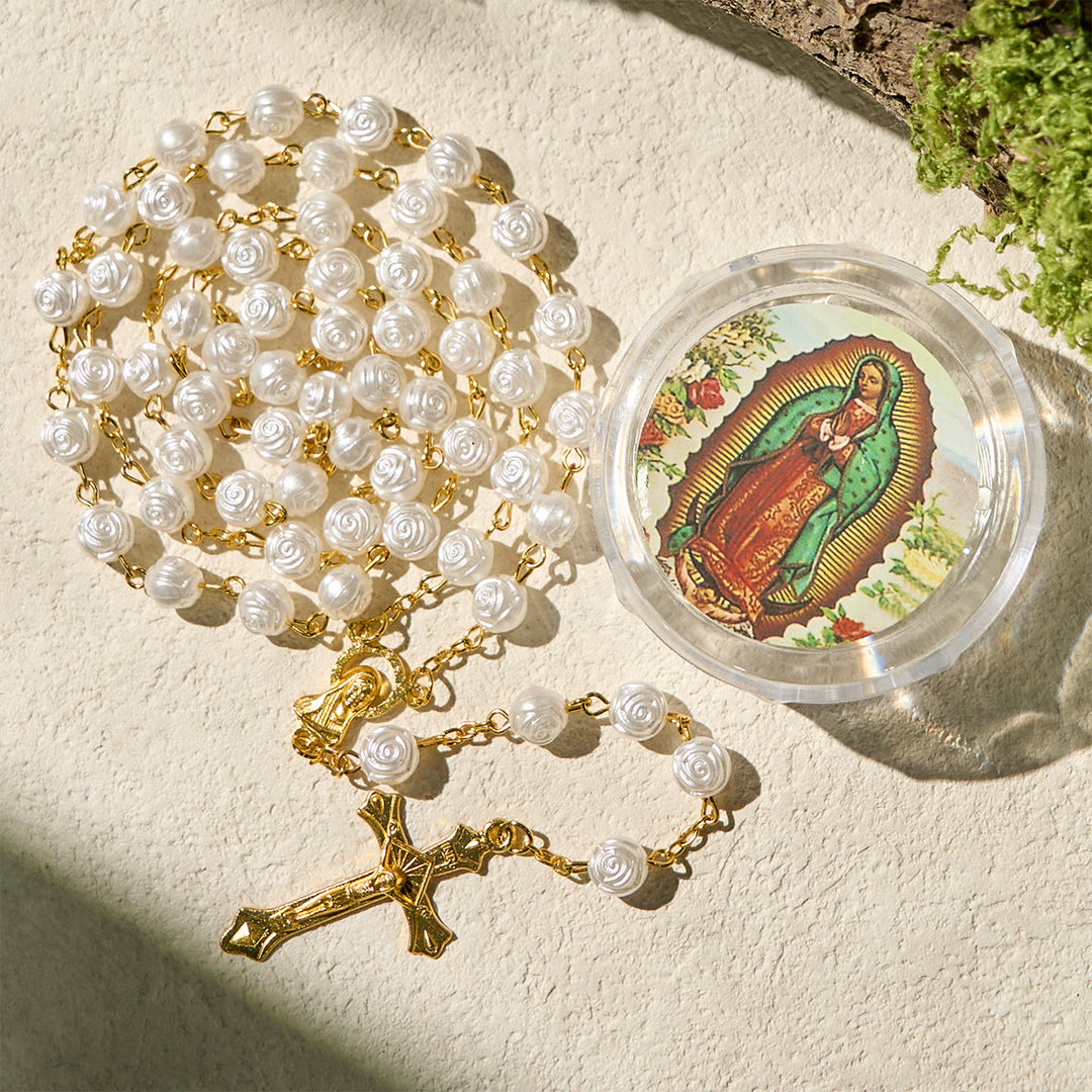 Christianartworkshop Elegante rosario devozionale con perline di rosa bianca e scatola della Madonna per benedizioni - image 2