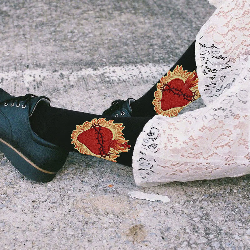 Calzini unisex della fede del Sacro Cuore Christianartworkshop che irradiano amore e protezione spirituale - image 3