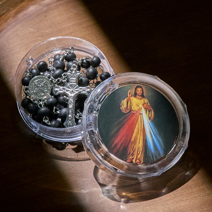 Rosario di preghiera in legno nero con crocifisso e scatola regalo religiosa della Divina Misericordia Christianartworkshop - image 2